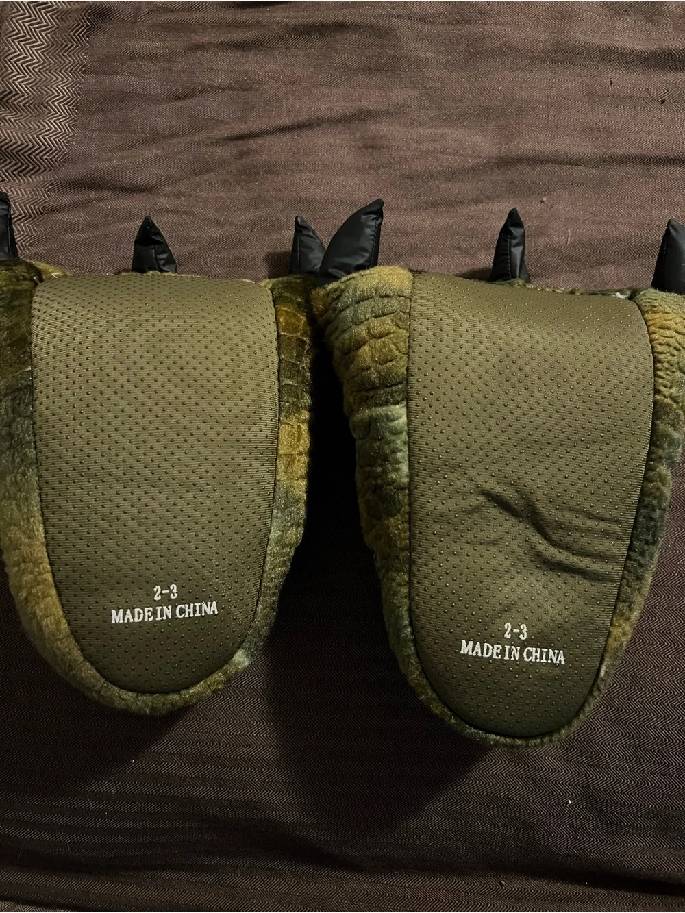 Jurassic World By Universal Dinosaur Claw Plush Slipper Kids US 2-3